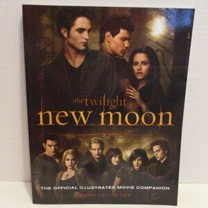 Twilight Saga New Moon Large Black White Graphic Vampire Werewolf Movie Book